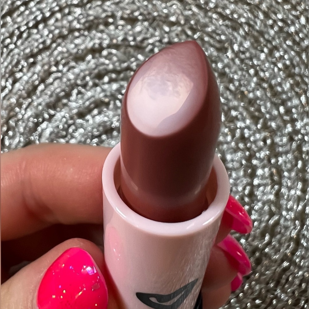 K Voss Lip Luxe Lipstick - Picture 5 of 5